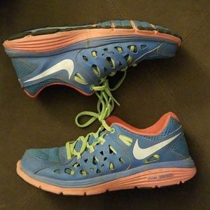 NIKE dual fusion bright multi-color 8.5 sneakers